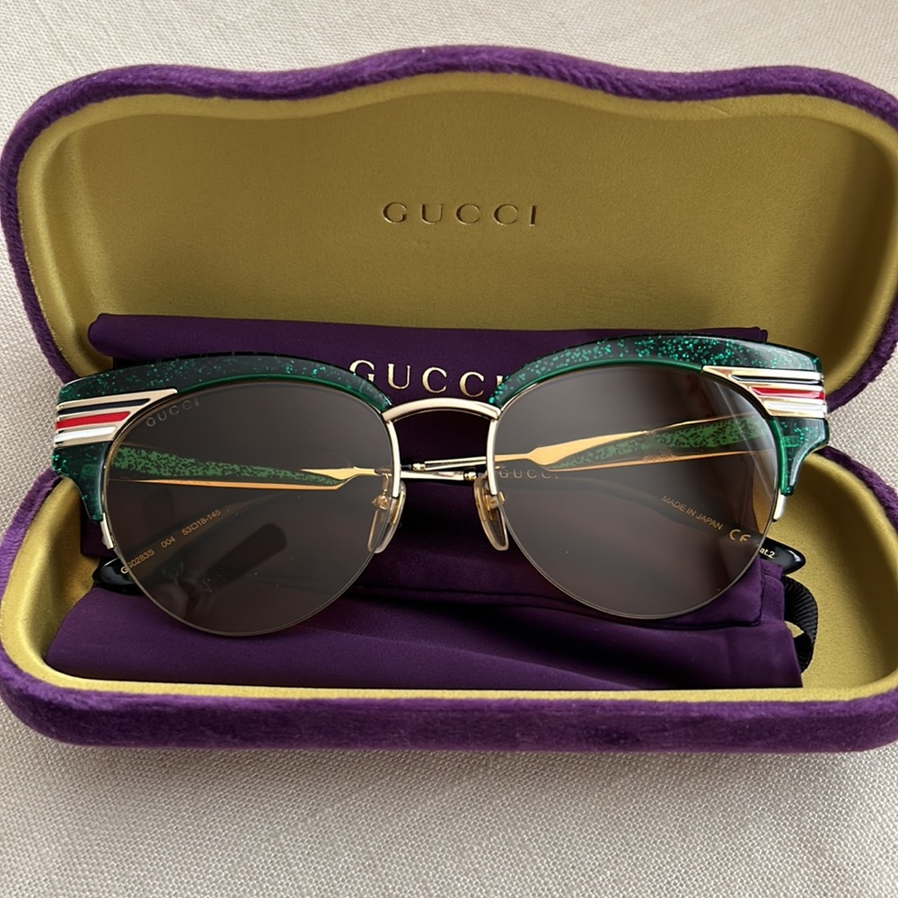 Gucci Sunglasses - Picture 8 of 9